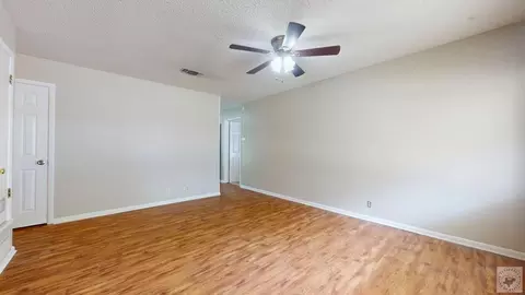 Living - 1325 E 30th Texarkana Ar 71854, Texarkana, AR 71854 photo 1 of 3