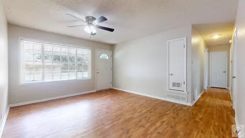 Living - 1325 E 30th Texarkana Ar 71854, Texarkana, AR 71854 photo 3 of 3