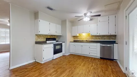 Kitchen - 1325 E 30th Texarkana Ar 71854, Texarkana, AR 71854 photo 3 of 3