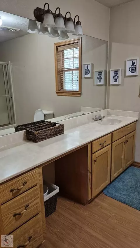 Bath - 5015 Fm 561 Simms Tx 75574, Simms, TX 75574 photo 1 of 2