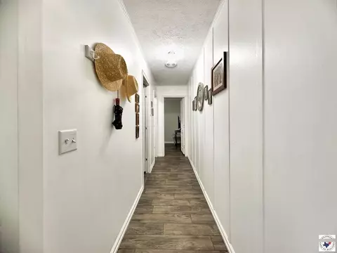 Entry Way - 116 E Ave G Hooks Tx 75561, Hooks, TX 75561 photo 1 of 1
