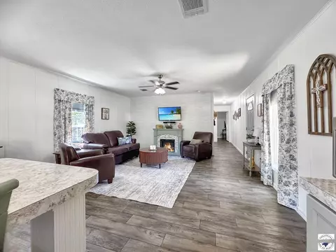Living - 116 E Ave G Hooks Tx 75561, Hooks, TX 75561 photo 2 of 2