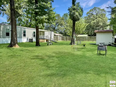 Exterior - 116 E Ave G Hooks Tx 75561, Hooks, TX 75561 photo 3 of 6