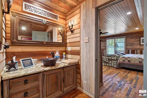 Bath - 1060 Vaughn Rd Glenwood Ar 71943, Glenwood, AR 71943 photo 6 of 8