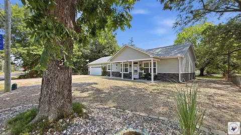 Other - 204 Main St Hooks Tx 75561, Hooks, TX 75561 photo 1 of 3