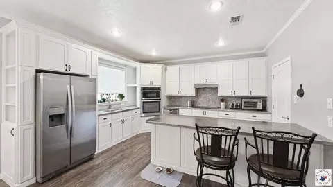 Kitchen - 204 Main St Hooks Tx 75561, Hooks, TX 75561 photo 1 of 5