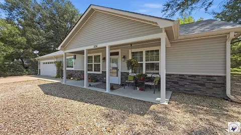 Exterior - 204 Main St Hooks Tx 75561, Hooks, TX 75561 photo 5 of 12
