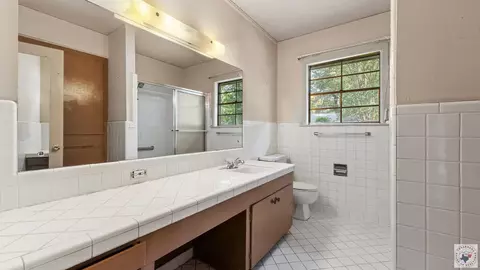 Bath - 14 Regency Texarkana Ar 71854, Texarkana, AR 71854 photo 2 of 3