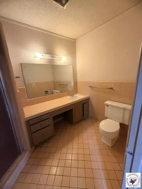 Bath - 14 Regency Texarkana Ar 71854, Texarkana, AR 71854 photo 1 of 6