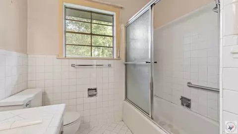 Bath - 14 Regency Texarkana Ar 71854, Texarkana, AR 71854 photo 3 of 3