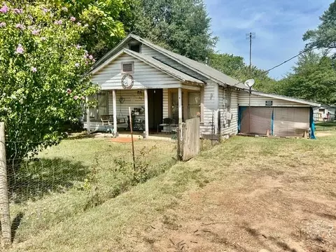 312 Georgia St Queen City Tx 75572, Queen City, TX 75572