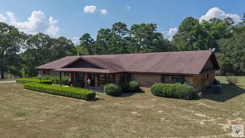 2115 E Pinecrest Atlanta Tx 75551, Atlanta, TX 75551