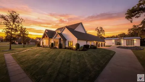 264 Southern Lake Rd Texarkana Tx 75501, Texarkana, TX 75501