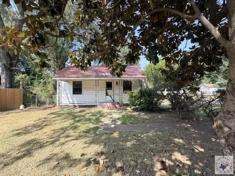 201 Marshall St Hooks Tx 75561, Hooks, TX 75561 photo 2