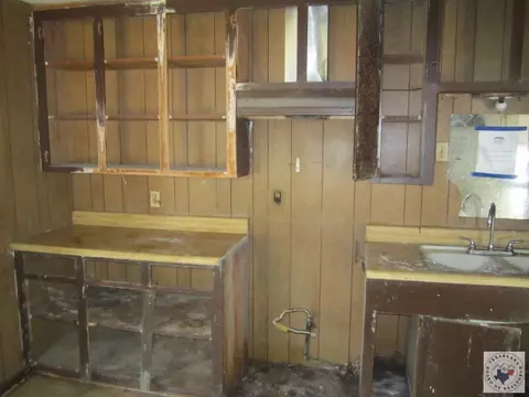 201 Marshall St Hooks Tx 75561, Hooks, TX 75561 photo 3