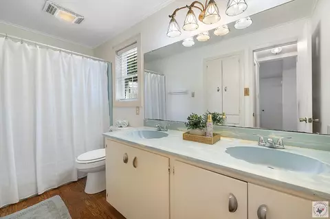 Bath - 1518 E 48th Texarkana Ar 71854, Texarkana, AR 71854 photo 2 of 2