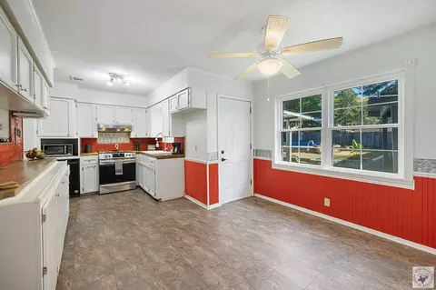 Kitchen - 1518 E 48th Texarkana Ar 71854, Texarkana, AR 71854 photo 1 of 5