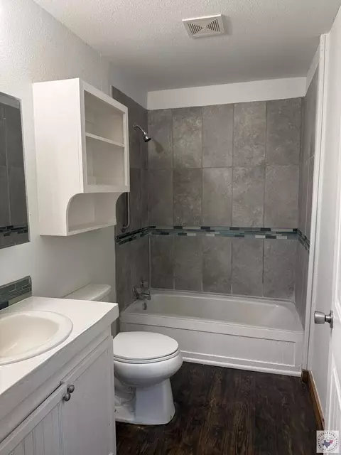 Bath - 6103 Old Post Rd Texarkana Ar 71854, Texarkana, AR 71854 photo 3 of 3