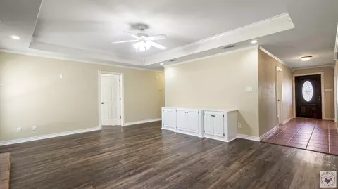 Living - 5909 Cathedral Dr Texarkana Ar 71854, Texarkana, AR 71854 photo 3 of 5