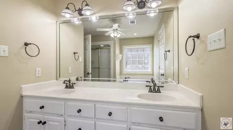 Bath - 5909 Cathedral Dr Texarkana Ar 71854, Texarkana, AR 71854 photo 2 of 4