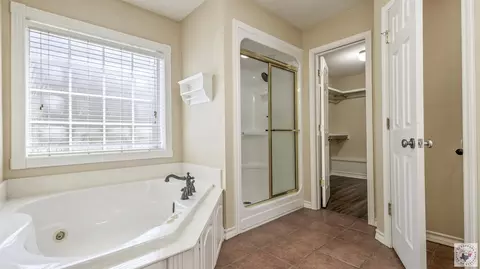 Bath - 5909 Cathedral Dr Texarkana Ar 71854, Texarkana, AR 71854 photo 1 of 4