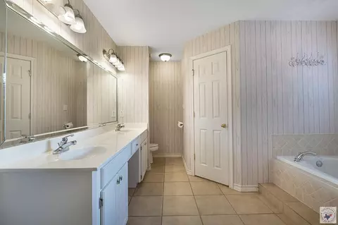 Bath - 6013 Summerwood Lane Texarkana Ar 71854, Texarkana, AR 71854 photo 4 of 5