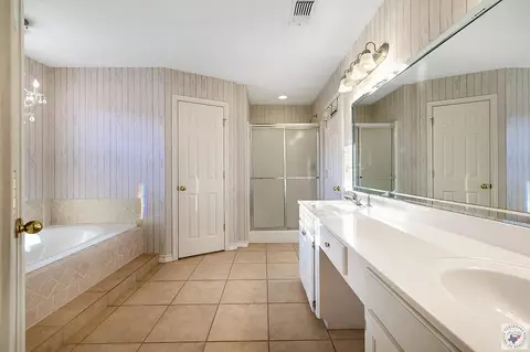 Bath - 6013 Summerwood Lane Texarkana Ar 71854, Texarkana, AR 71854 photo 2 of 5
