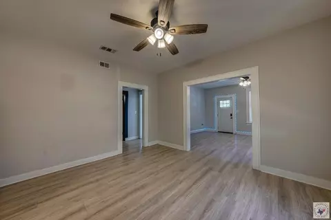 Living - 1300 Grand Texarkana Ar 71854, Texarkana, AR 71854 photo 3 of 3