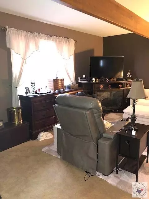 Living - 5002 Country Drive Texarkana Ar 71854, Texarkana, AR 71854 photo 2 of 2