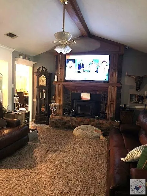 Living - 5002 Country Drive Texarkana Ar 71854, Texarkana, AR 71854 photo 1 of 2