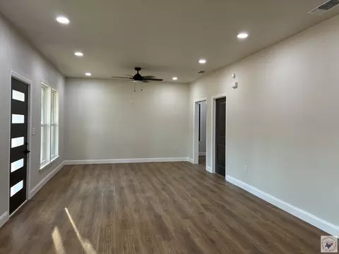 Living - 6323 E 9th St Texarkana Ar 71854, Texarkana, AR 71854 photo 1 of 8
