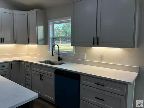 Kitchen - 6323 E 9th St Texarkana Ar 71854, Texarkana, AR 71854 photo 4 of 10