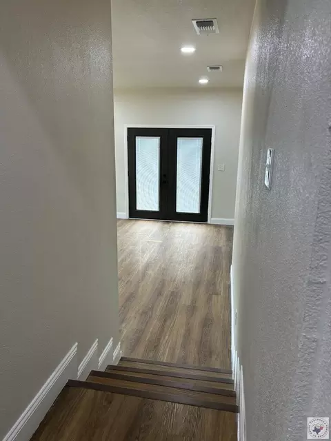 Entry Way - 6323 E 9th St Texarkana Ar 71854, Texarkana, AR 71854 photo 2 of 2