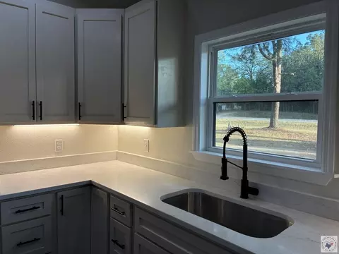 Kitchen - 6323 E 9th St Texarkana Ar 71854, Texarkana, AR 71854 photo 5 of 10