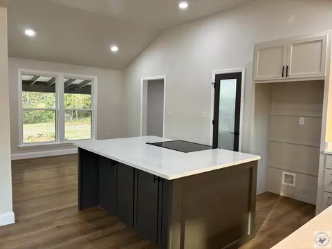Kitchen - 6323 E 9th St Texarkana Ar 71854, Texarkana, AR 71854 photo 9 of 10
