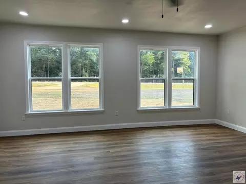 Living - 6323 E 9th St Texarkana Ar 71854, Texarkana, AR 71854 photo 5 of 8