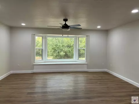 Living - 6323 E 9th St Texarkana Ar 71854, Texarkana, AR 71854 photo 8 of 8
