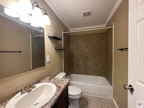 Bath - 3402 Cherry Texarkana Ar 71854, Texarkana, AR 71854 photo 2 of 2