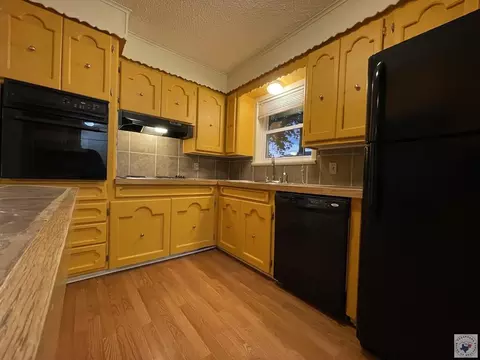 Kitchen - 3323 Cherry Texarkana Ar 71854, Texarkana, AR 71854 photo 1 of 4