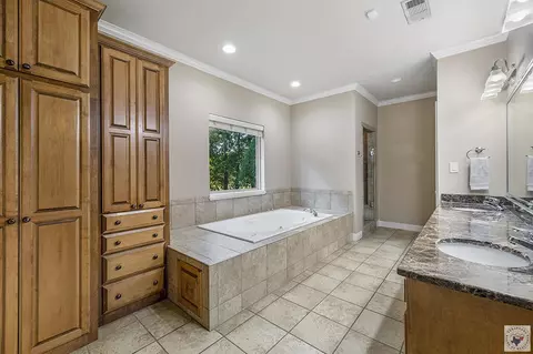 Bath - 6801 Northern Hills Texarkana Ar 71854, Texarkana, AR 71854 photo 1 of 4