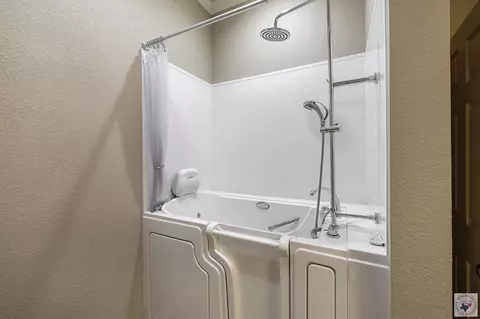 Bath - 6801 Northern Hills Texarkana Ar 71854, Texarkana, AR 71854 photo 4 of 4