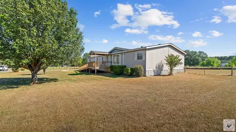 300 Morningside Dr Hooks Tx 75561, Hooks, TX 75561 photo 3