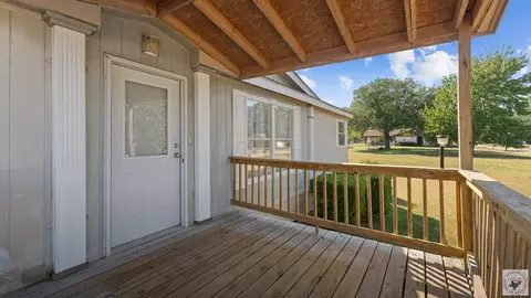 300 Morningside Dr Hooks Tx 75561, Hooks, TX 75561 photo 4