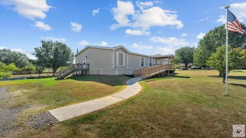 300 Morningside Dr Hooks Tx 75561, Hooks, TX 75561 photo 2