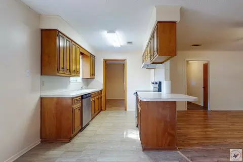 Kitchen - 7517 Bonita Park Texarkana Ar 71854, Texarkana, AR 71854 photo 2 of 4