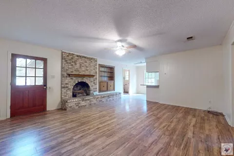Living - 7517 Bonita Park Texarkana Ar 71854, Texarkana, AR 71854 photo 2 of 4