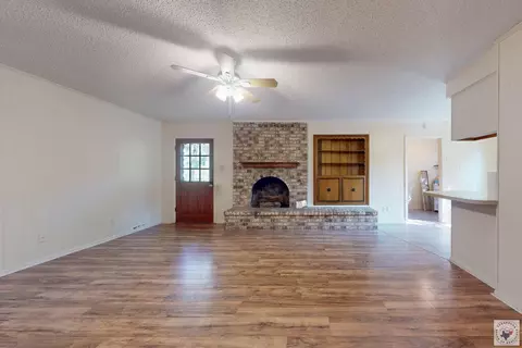 Living - 7517 Bonita Park Texarkana Ar 71854, Texarkana, AR 71854 photo 1 of 4