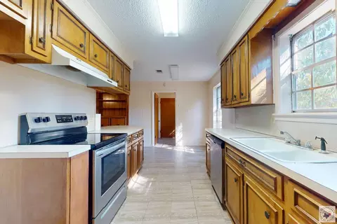 Kitchen - 7517 Bonita Park Texarkana Ar 71854, Texarkana, AR 71854 photo 3 of 4