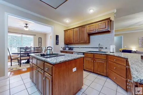 Kitchen - 6902 Forest Oak Drive Texarkana Ar 71854, Texarkana, AR 71854 photo 2 of 3
