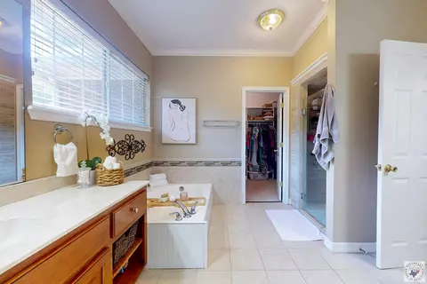 Bath - 6902 Forest Oak Drive Texarkana Ar 71854, Texarkana, AR 71854 photo 3 of 7